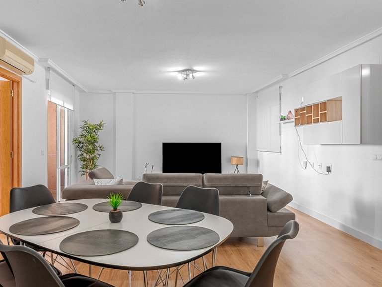 Apartment for Sale in Torrevieja, Alicante 1