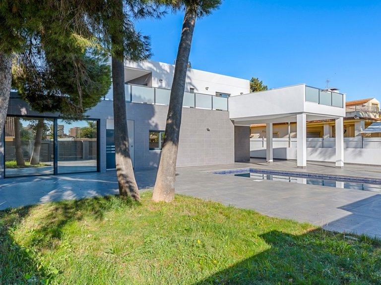 Villa for Sale in Orihuela Costa, Alicante 33