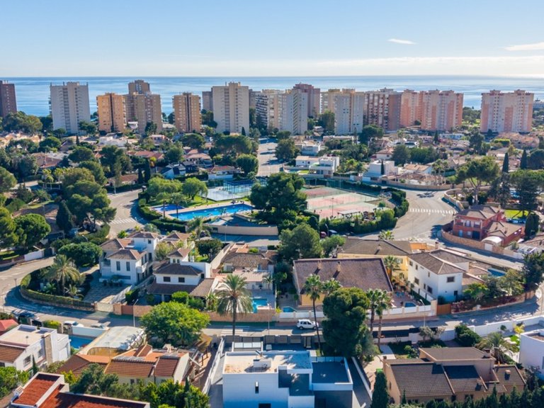 Villa for Sale in Orihuela Costa, Alicante 35