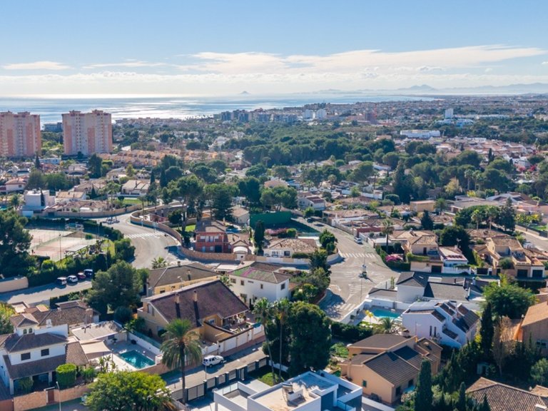 Villa for Sale in Orihuela Costa, Alicante 36