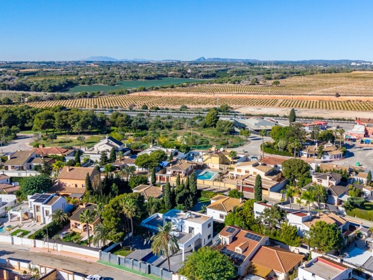 Villa for Sale in Orihuela Costa, Alicante 37