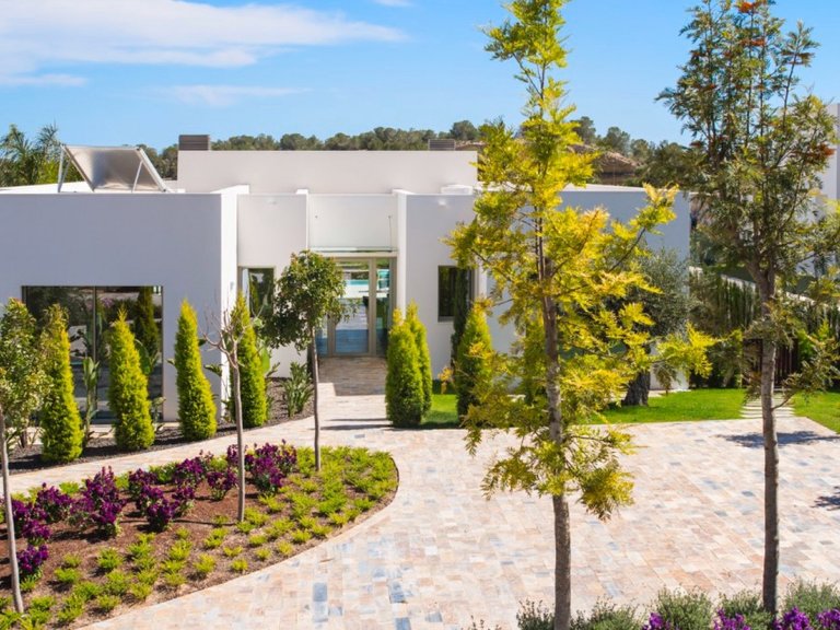 Villa for Sale in Las Colinas Golf, Alicante 7