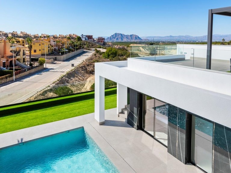 Villa for Sale in Algorfa, Alicante 3