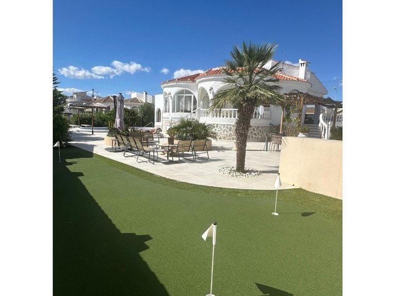 Villa for Sale in Torrevieja, Alicante 4