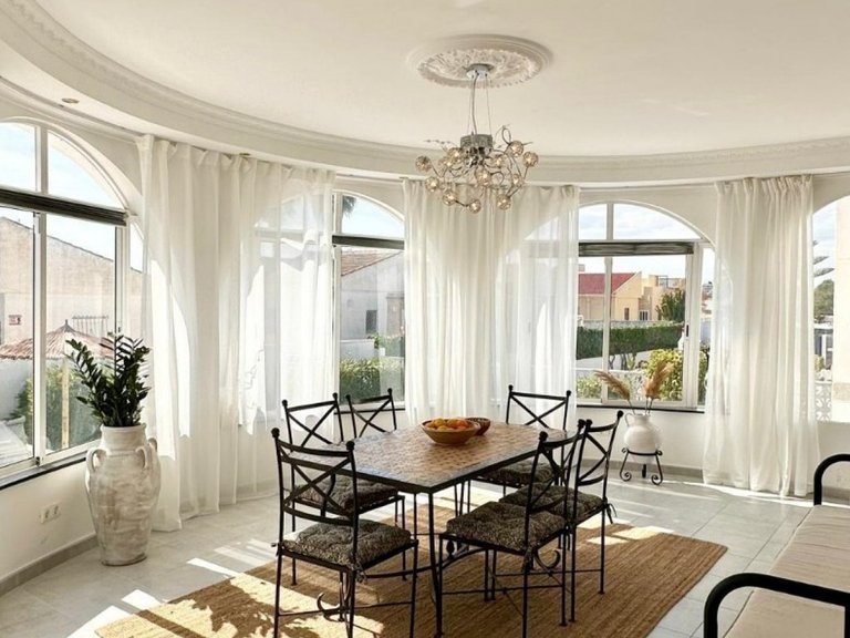 Villa for Sale in Torrevieja, Alicante 7