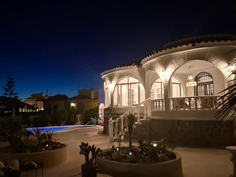 Villa for Sale in Torrevieja, Alicante 23