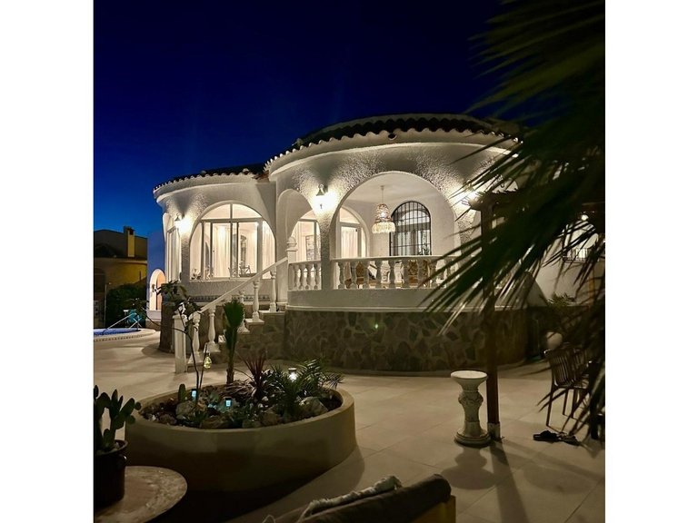 Villa for Sale in Torrevieja, Alicante 39