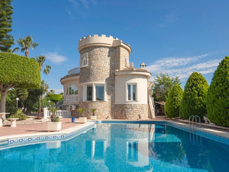 Villa for Sale in Ciudad Quesada, Alicante 1