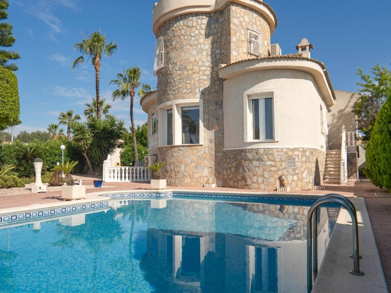 Villa for Sale in Ciudad Quesada, Alicante 3