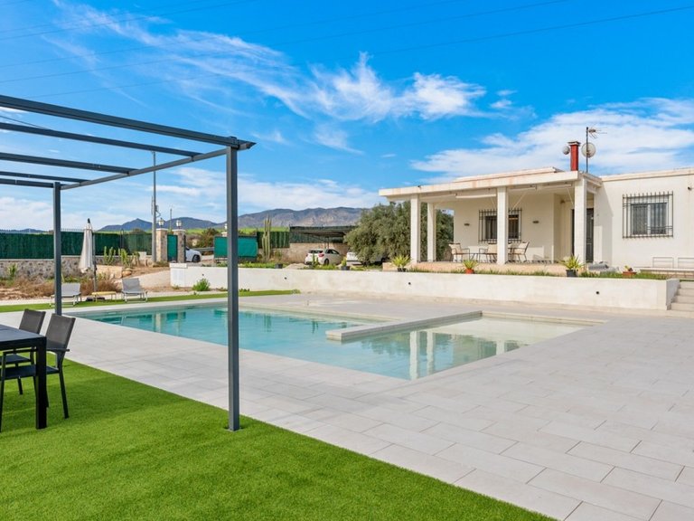 Villa for Sale in Elche, Alicante 14