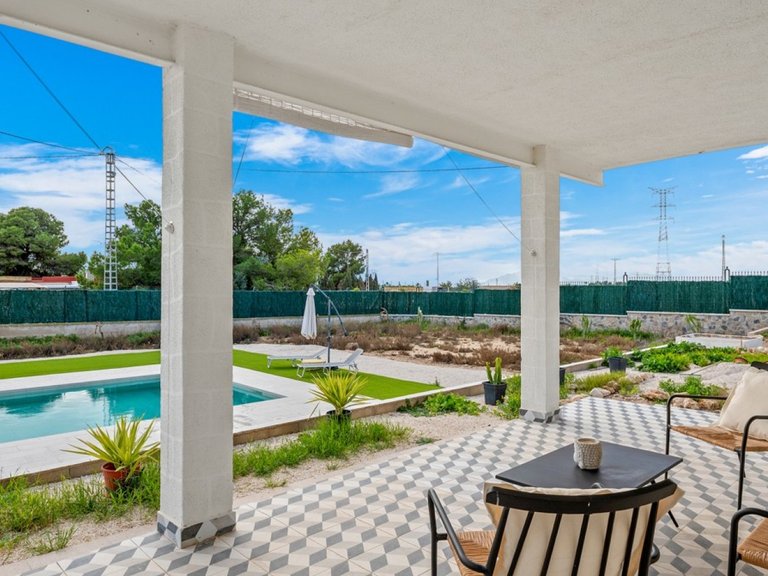 Villa for Sale in Elche, Alicante 16