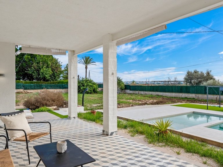 Villa for Sale in Elche, Alicante 17