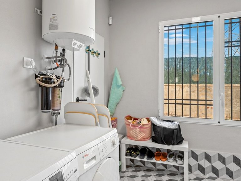 Villa for Sale in Elche, Alicante 26