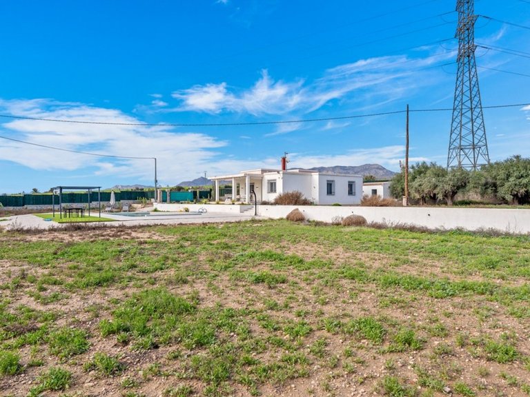 Villa for Sale in Elche, Alicante 40