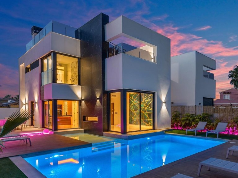 Villa for Sale in Torrevieja, Alicante 1