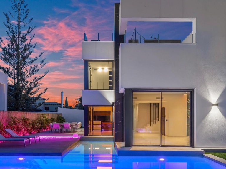 Villa for Sale in Torrevieja, Alicante 2