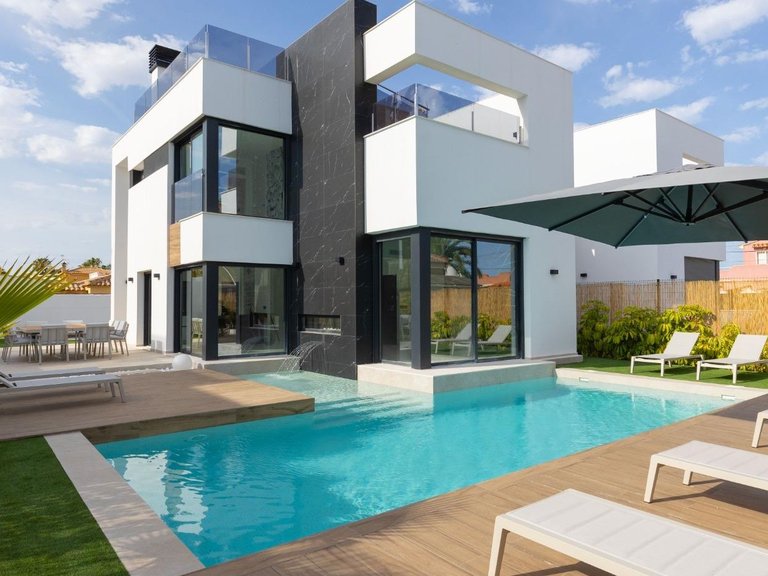 Villa for Sale in Torrevieja, Alicante 4