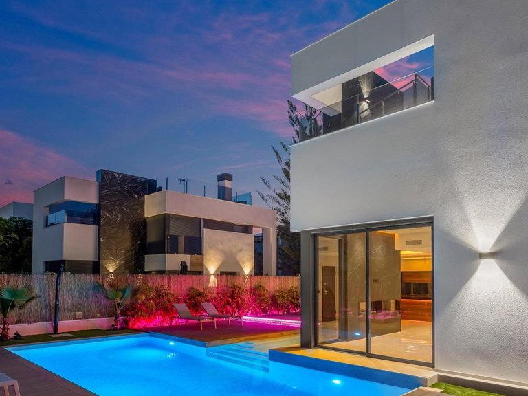 Villa for Sale in Torrevieja, Alicante 13