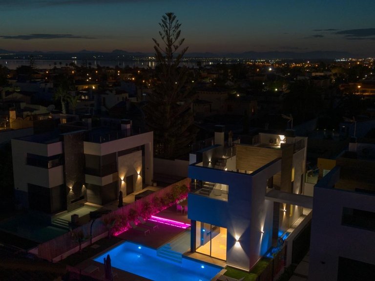 Villa for Sale in Torrevieja, Alicante 24