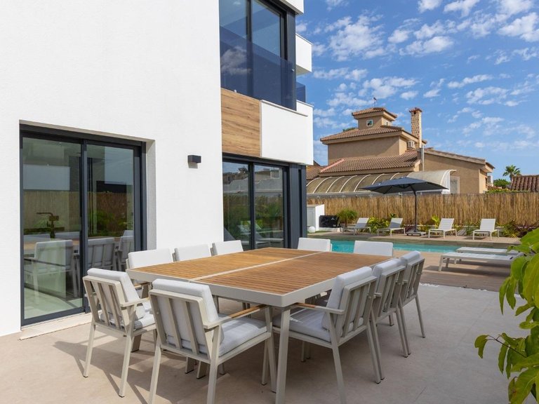 Villa for Sale in Torrevieja, Alicante 46