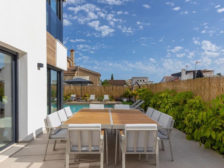 Villa for Sale in Torrevieja, Alicante 48
