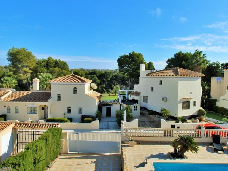 Villa for Sale in Orihuela Costa, Alicante 24