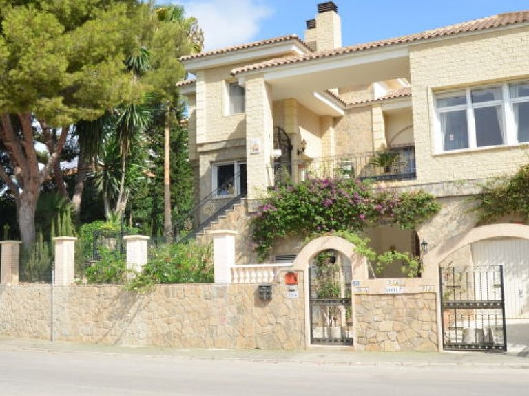 Villa for Sale in Orihuela Costa, Alicante 3