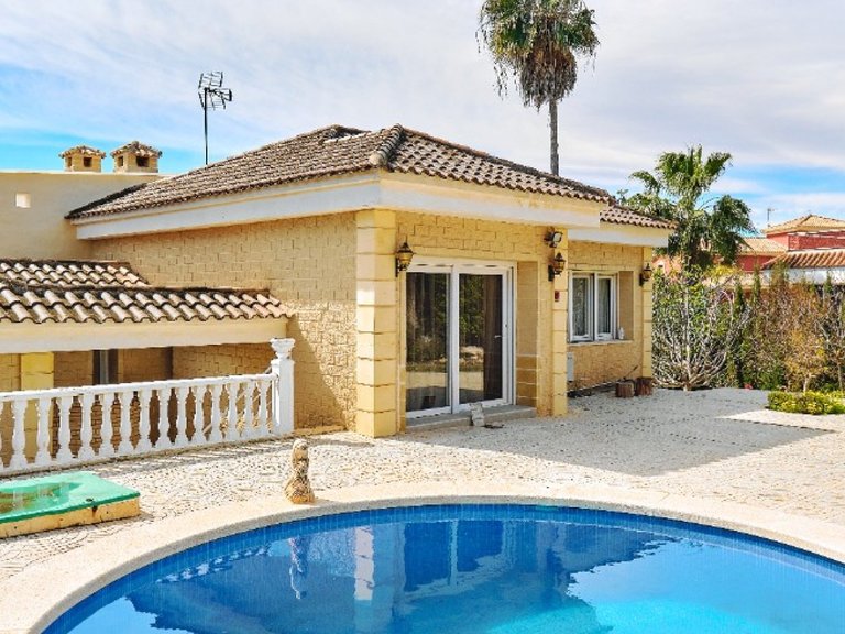 Villa for Sale in Orihuela Costa, Alicante 44