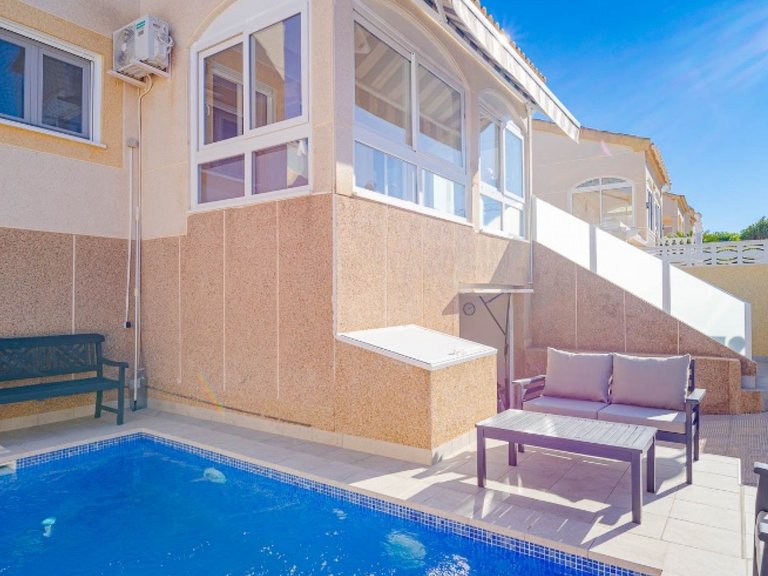Villa en Venta en Orihuela Costa, Alicante 4