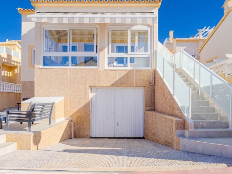Villa en Venta en Orihuela Costa, Alicante 5