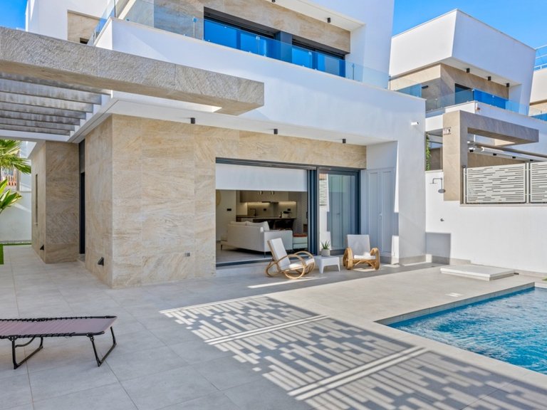 Villa for Sale in Orihuela Costa, Alicante 1