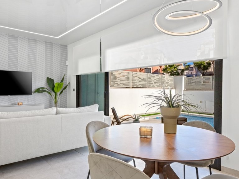 Villa for Sale in Orihuela Costa, Alicante 10