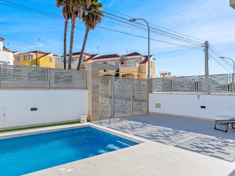 Villa for Sale in Orihuela Costa, Alicante 16