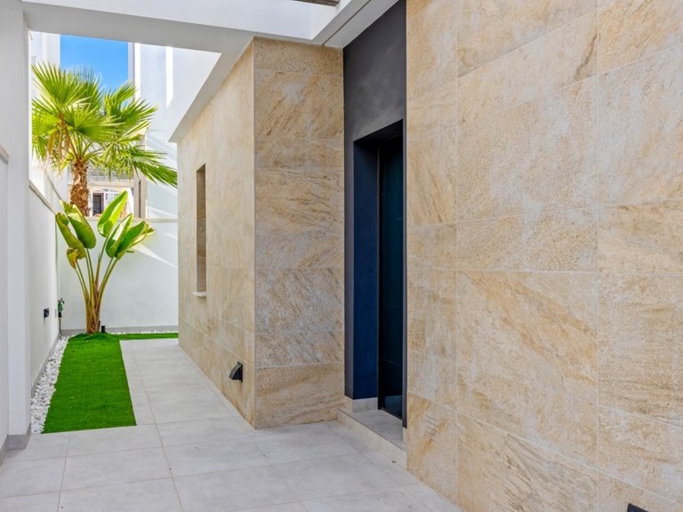 Villa for Sale in Orihuela Costa, Alicante 32