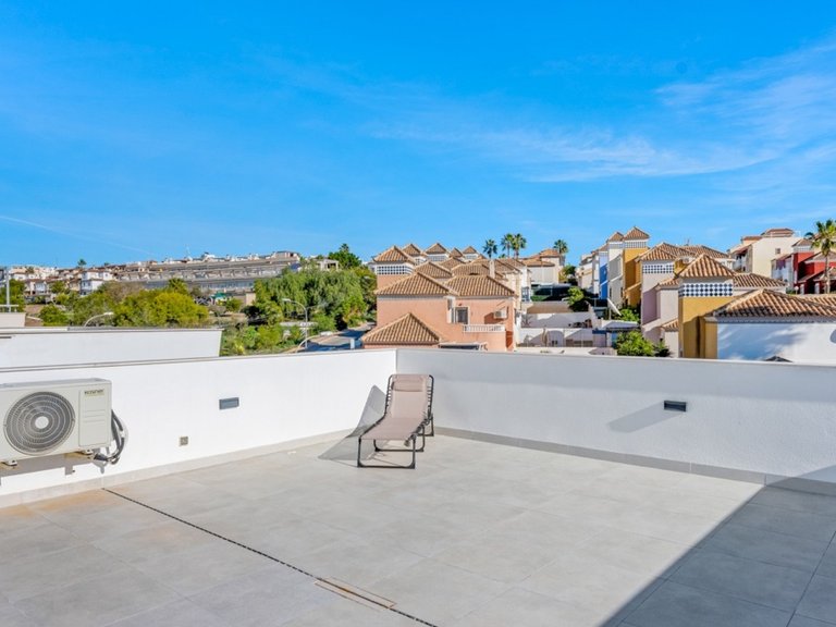 Villa for Sale in Orihuela Costa, Alicante 38