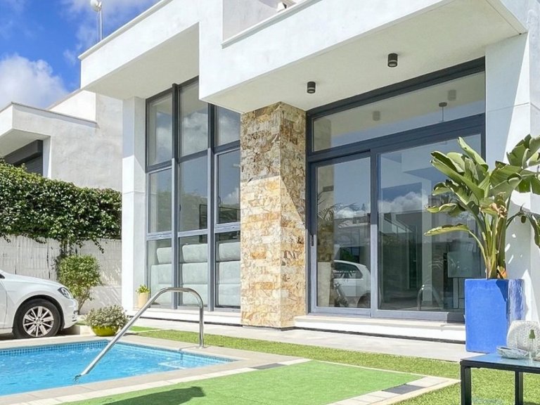 Villa for Sale in Ciudad Quesada, Alicante 1