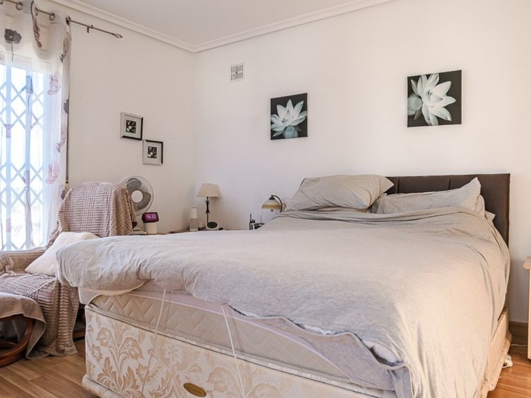 Villa for Sale in Torrevieja, Alicante 23