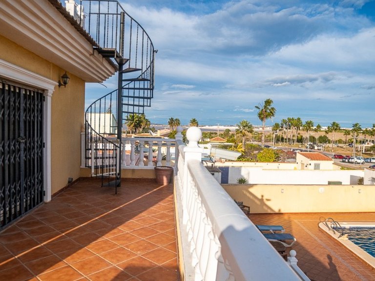 Villa for Sale in Torrevieja, Alicante 34