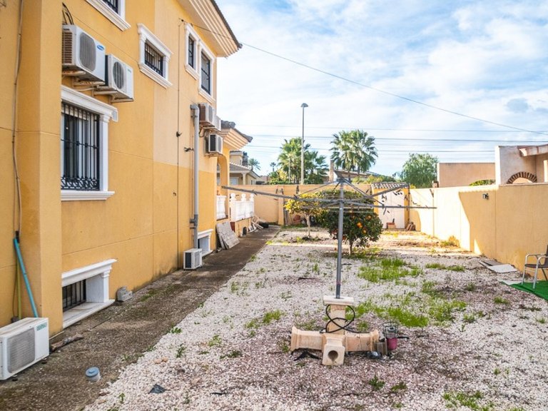 Villa for Sale in Torrevieja, Alicante 38