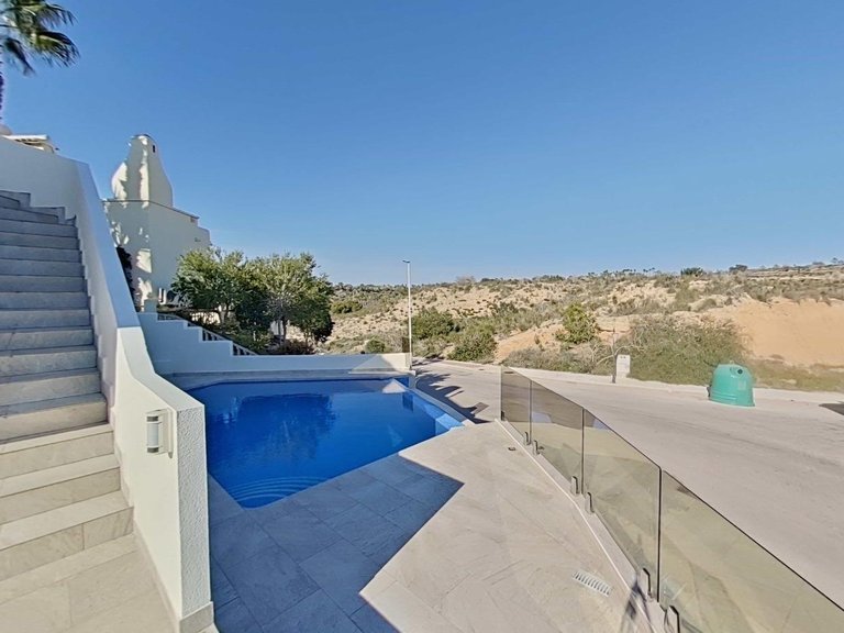Villa for Sale in Orihuela Costa, Alicante 28