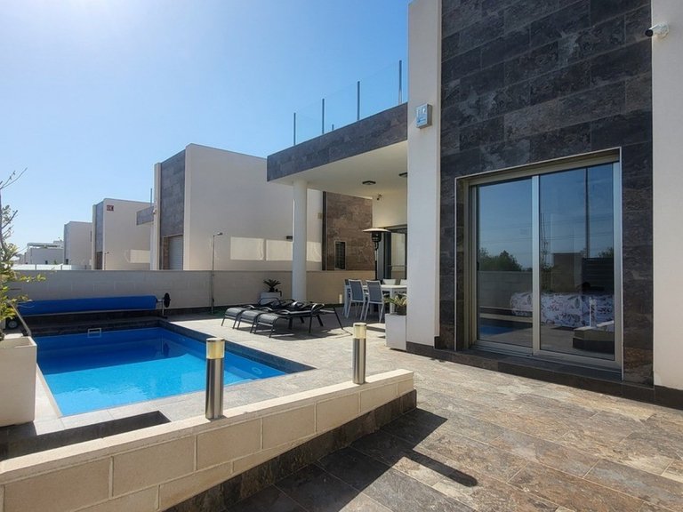 Villa for Sale in Orihuela Costa, Alicante 2