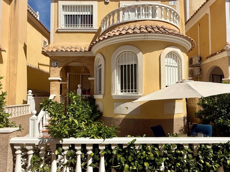 Villa for Sale in Orihuela Costa, Alicante 1
