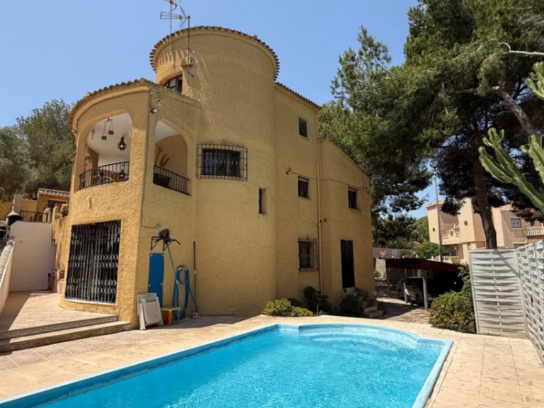 Villa for Sale in Orihuela, Alicante 2
