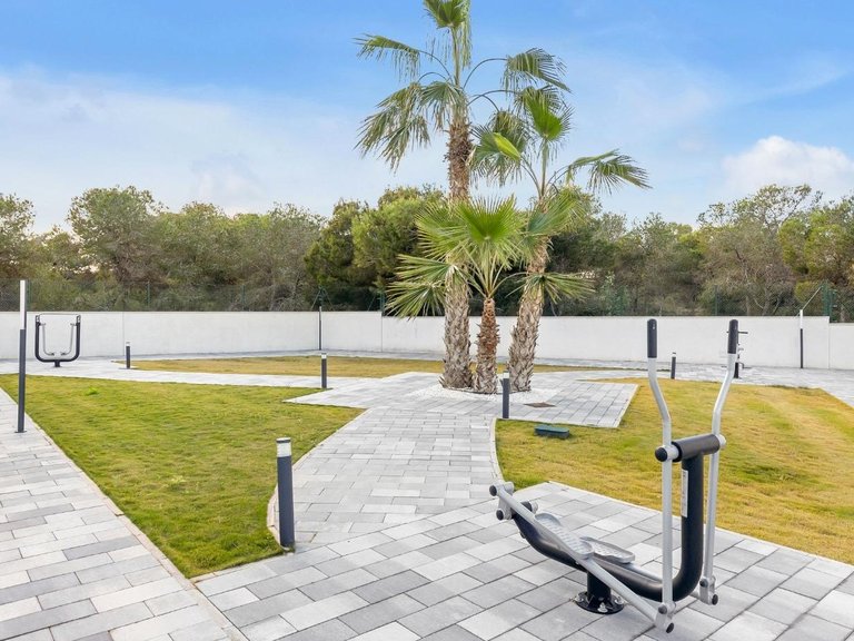 Villa for Sale in Torrevieja, Alicante 28