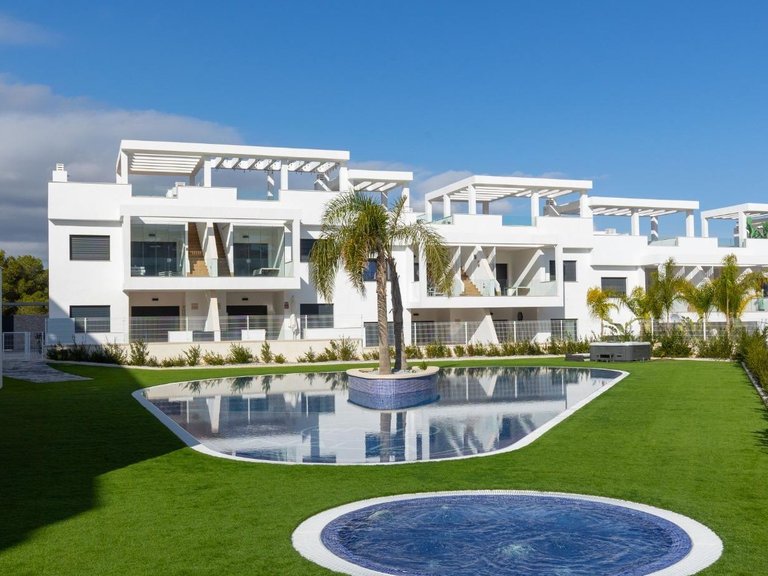 Villa for Sale in Torrevieja, Alicante 32