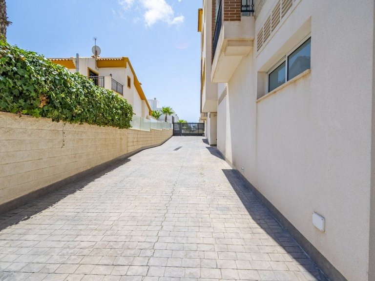 Apartment for Sale in Guardamar Del Segura, Alicante 32