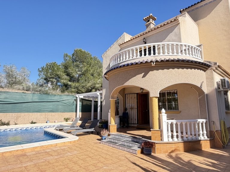 Villa for Sale in Orihuela Costa, Alicante 1