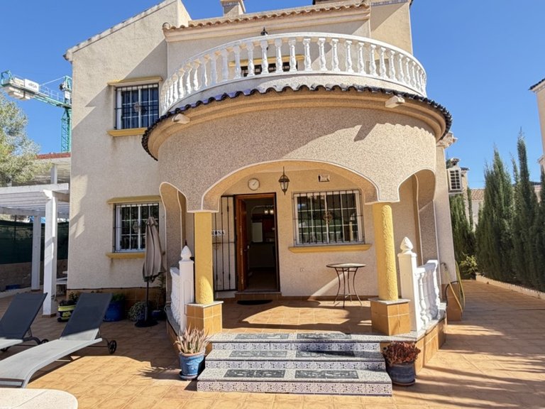 Villa for Sale in Orihuela Costa, Alicante 2
