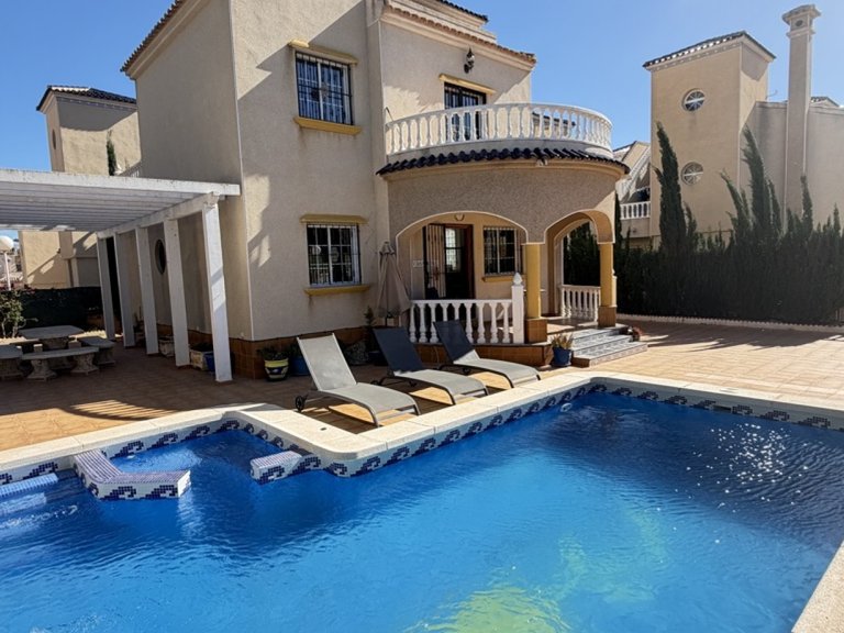 Villa for Sale in Orihuela Costa, Alicante 33