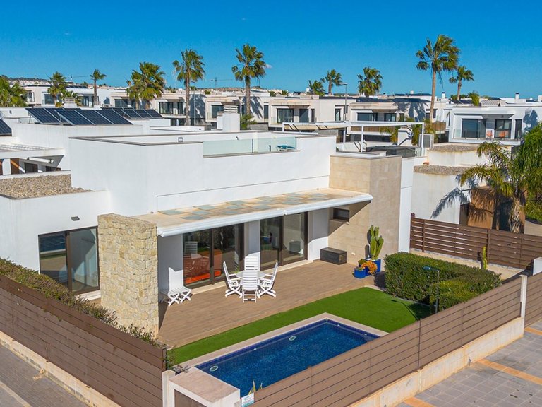 Villa for Sale in Vistabella Golf, Alicante 31